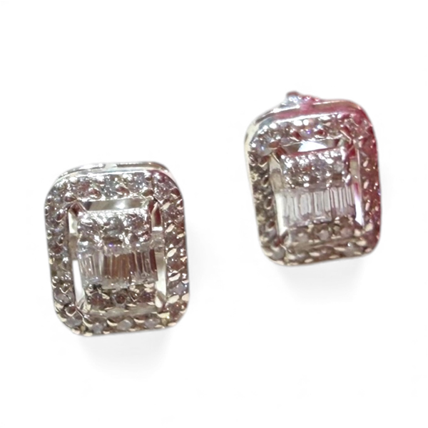 Minimalist Silver Elegance  Solitar Stud 