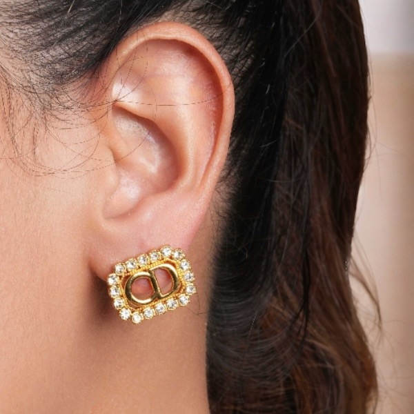 Minimalist Stud Earring In silver n Gold Plating
