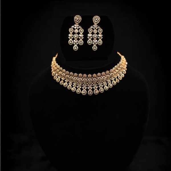 Golden Blooms: The Stunning Rose Gold Necklace Set