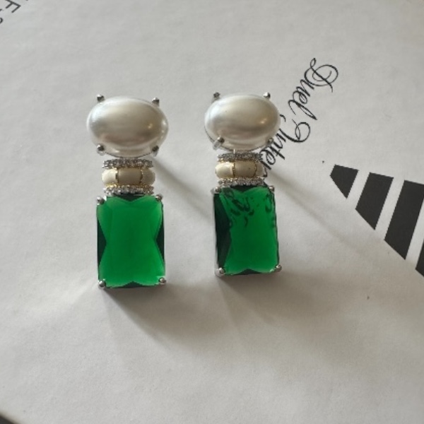 Trendy Emarald Zircon Earrings