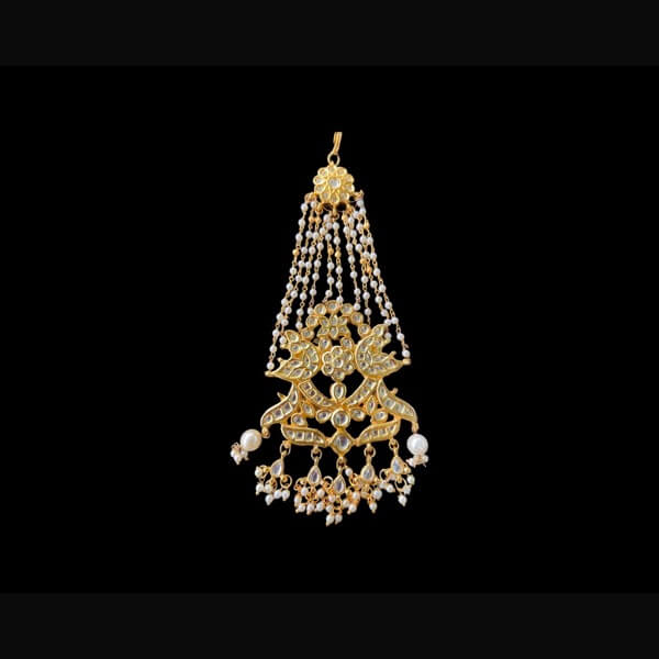 Traditional  Kundan Passa To Enhance Your Attire.