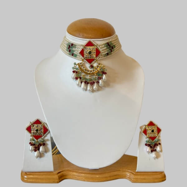 Most Gorgeous Kundan Meenakari Set that Serves All the Purposes