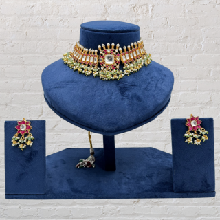 To Make a Statement With This Beautiful Pachi Kundan Necklace Set