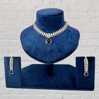 Radiant Beauty: Zircon Necklace Set with Blue Stone Pendant