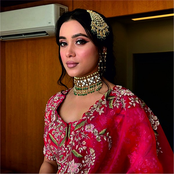 Shining, Delightful Pearl and Mossanite Necklace Set that Always Ask for Attention