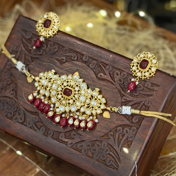 Kundan Choker Necklace Set with Earrings