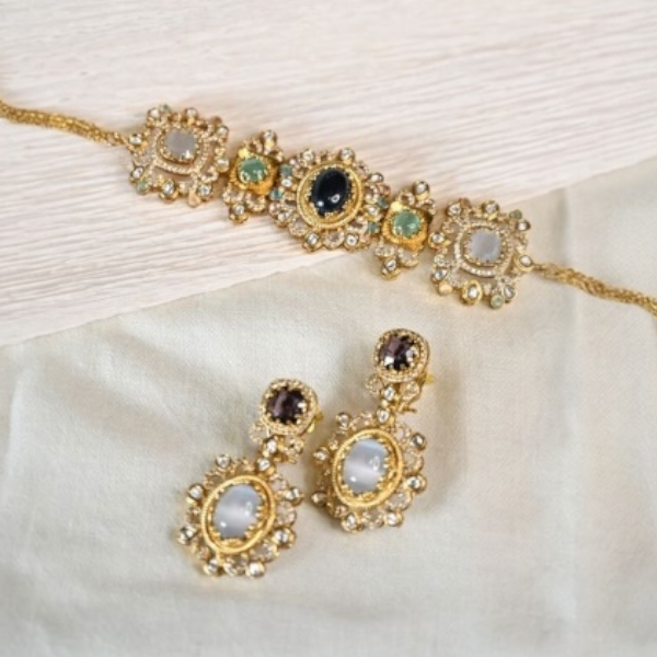 Heritage Gold Finish Kundan Necklace Set with Matching Earrings