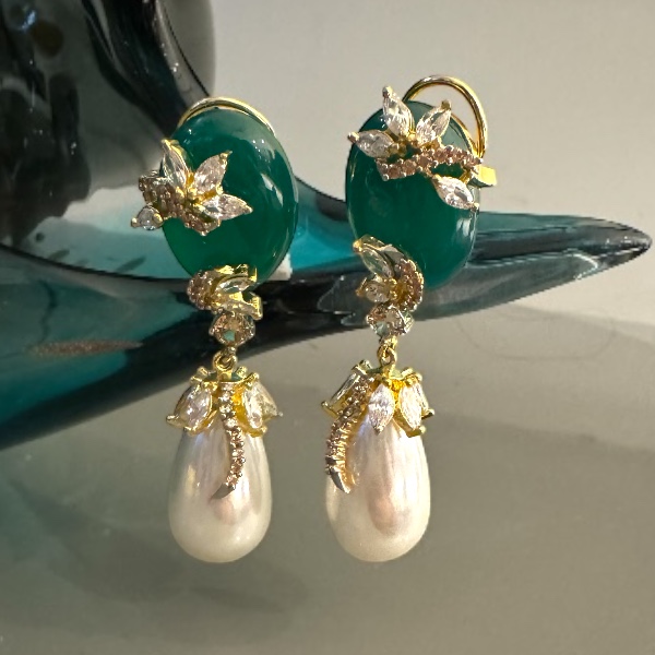 Emerald Green Pearl Drop Earrings