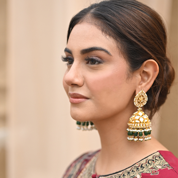 Radiant Kundan Earrings An Eternal Symbol of Grace Radiant Kundan Earrings An Eternal Symbol of Grace