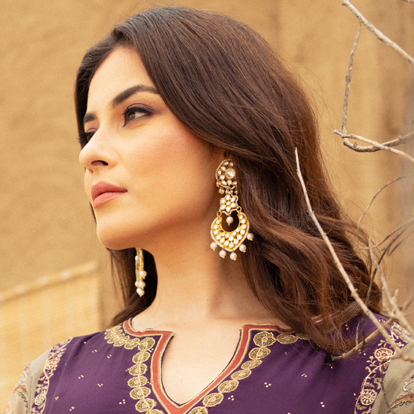 Royal Kundan Earrings Crafted for the Modern Queen Royal Kundan Earrings Crafted for the Modern Queen