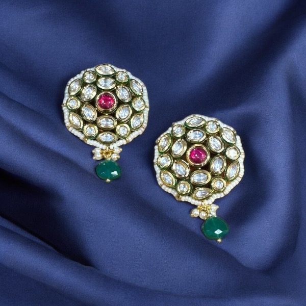 Traditional Kundan Stud Earrings for Modern Elegance