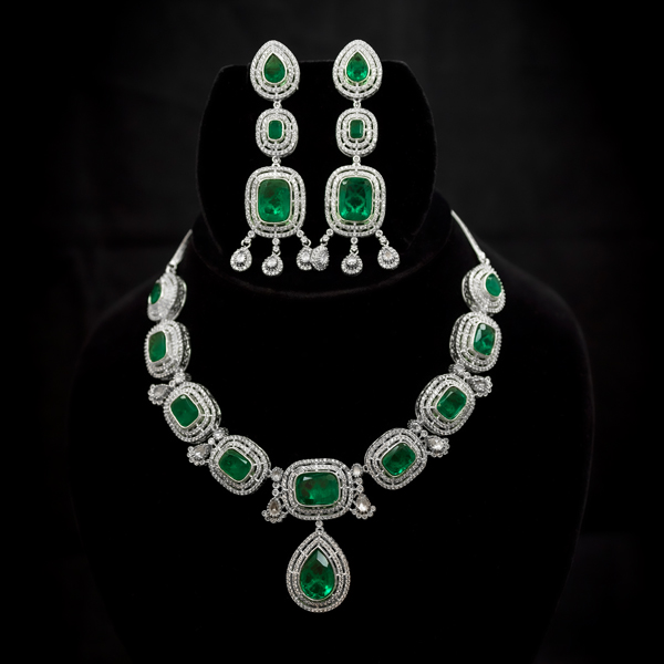 The Diamond Look High-Shine Zircon Set The Diamond Look High-Shine Zircon Set