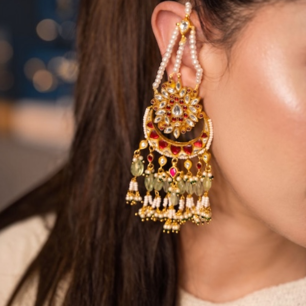 A gorgeous addition to your jewellery collection in drop 
