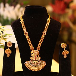 Perfect Antique Necklace  to Look Very Stylish