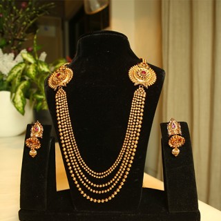 Be Fashionable and Mesmerizing by Wearing this Sleek Antique Multichain Long Set